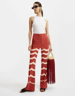 Saturday Night Pants Fans Placée Red In Envers Satin