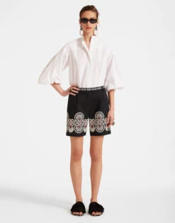 Boyfriend Shorts Medallion Placée Black In Shot Cotton