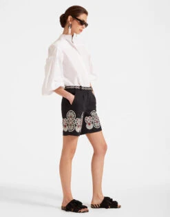 Boyfriend Shorts Medallion Placée Black In Shot Cotton -Fashion Clothing TRO0131COT058MED01 BL01 2