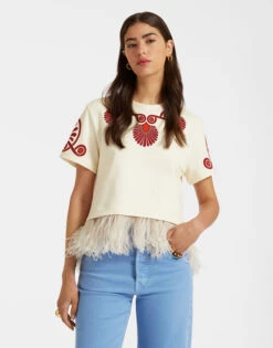 La Scala Tee Medallion Placée Cream In Heavy Jersey With Feathers